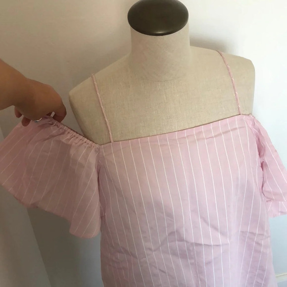 H&M Striped Off-The-Shoulder Top 🌸​​​​​​​​​​ - Picture 3 of 4